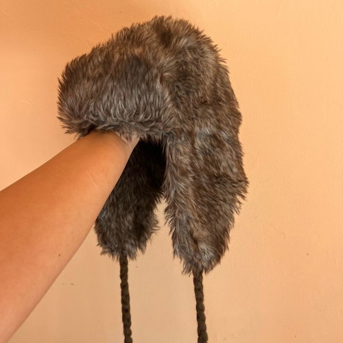 Winter fluffy hat new, brown, size M