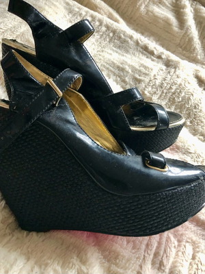 Jennifer Lopez platform sandals used, size 39, black