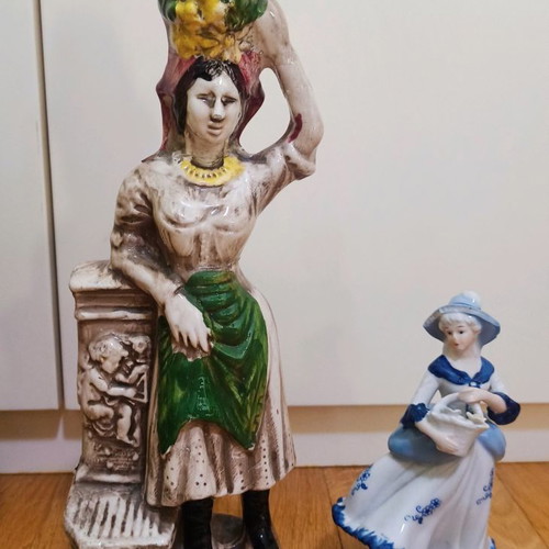 Porcelain vintage decorative figurines used, set of 3 pieces