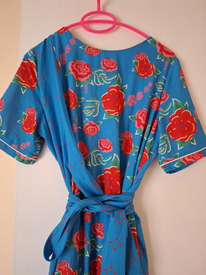 Karavan maxi floral dress like new, size small, blue and red
