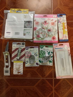 Fondant tools and materials set new