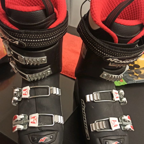 Μπότες σκι Salomon mod Doperman 268mm σαν καινούργιες, γυναικείες 36-37