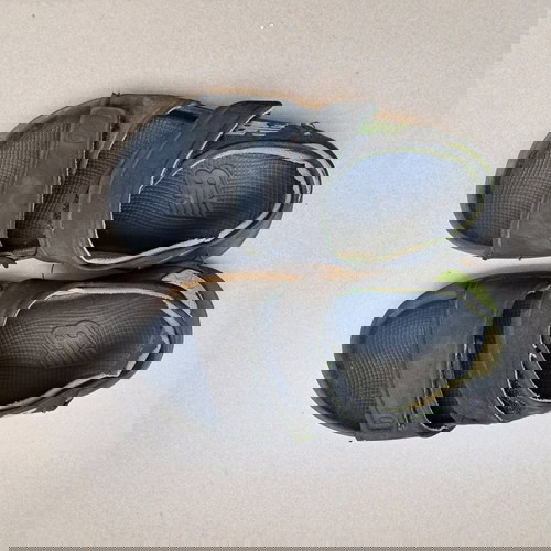 Πέδιλα New Balance για αγοράκι σαν καινούργια, μέγεθος 23, μαύρα