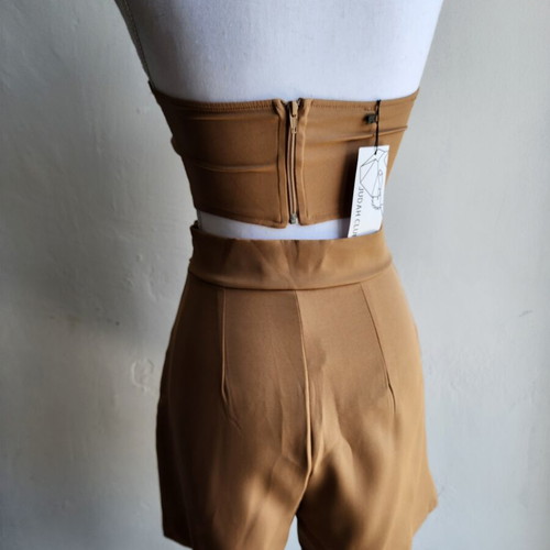Clothing set new with tag, brown
