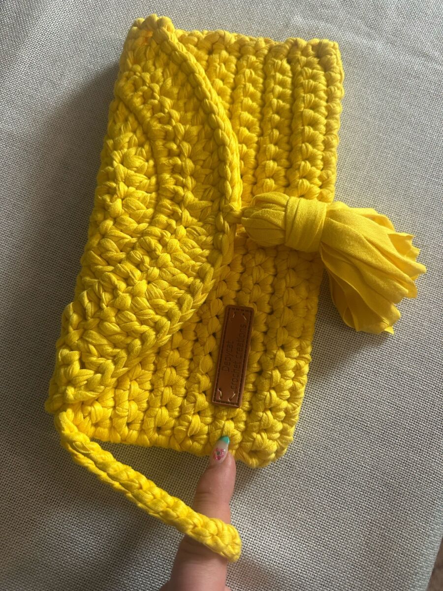 Handmade knitted clutch bag yellow with… - € 12,50 - Vendora.cy