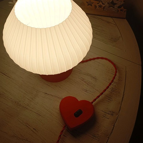 Retro lamp with white pleated shade and heart switch new