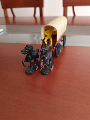 Timpo type carriage set 20 cm with horses used, made in West Germany