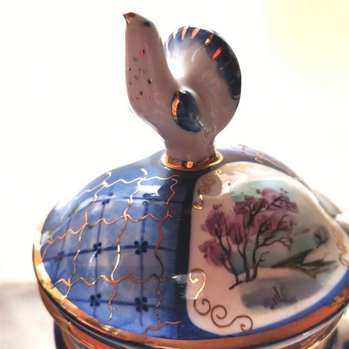 Gzhel porcelain with handpainting, like new, blue and gold