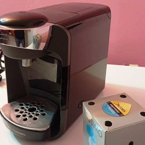 Bosch CTPMO8 Coffee Maker like new with coffee capsules