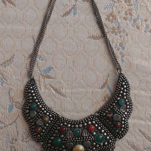 Boho necklace like new, alpaca pendant