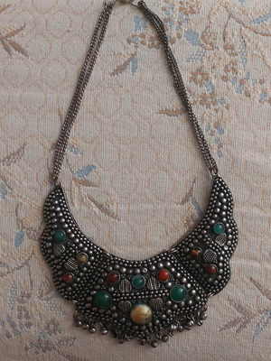 Boho necklace like new, alpaca pendant