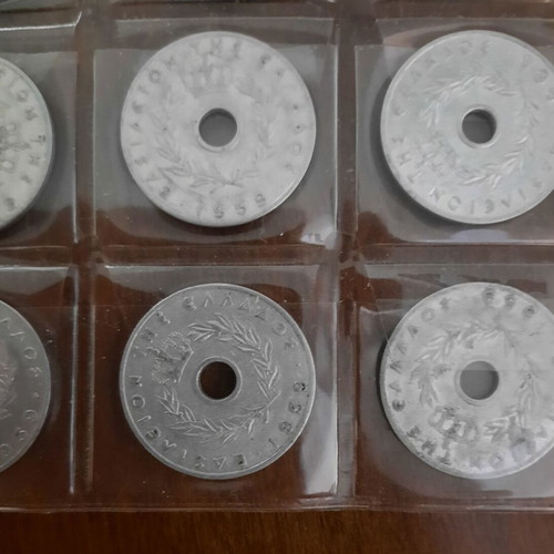 20 & 10 cent coins used, pack of 67 pieces with and without holes