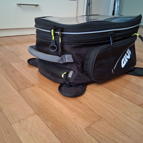 Givi tank bag, magnetic fuel tank bag 25 liters