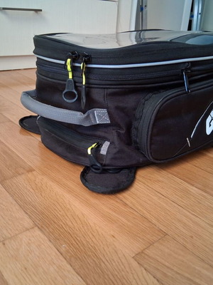 Givi tank bag, magnetic fuel tank bag 25 liters