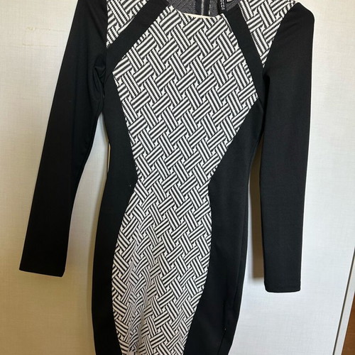 H&M long-sleeve dress black and white like new above the knee