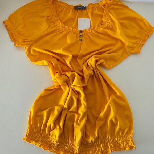 Women's mako t-shirt new, short sleeve, size small, mustard color