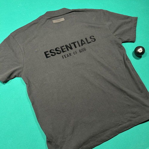 Essentials Tee black, size M-L, like new