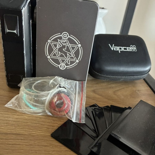 Geekvape Centaurus Mod electronic cigarette with X2 18650 batteries like new