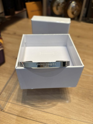 Maison Margiela Logo Reference ασημένια χειροπέδα 925