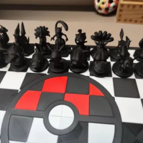 Pokemon chess set like new, printed pieces without board