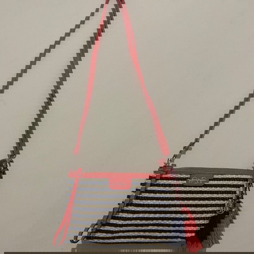 Jessica Simpson Τσάντα Ράφια με 4 τρόπου να το φορέσεις