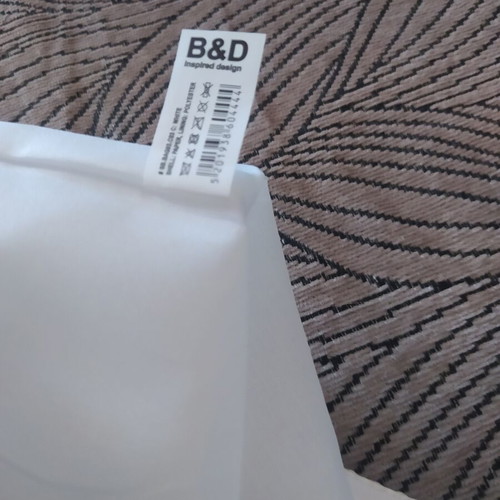 B&D Beach Bag new, white with gold and silver details