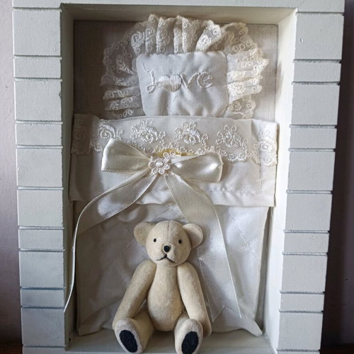 Children's decorative wooden frame new with teddy bear and bed