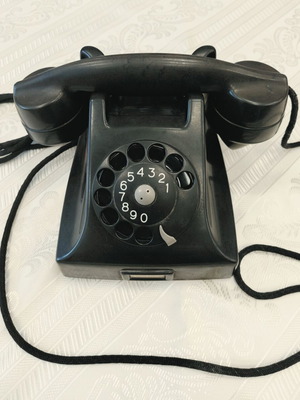 Ericsson ML vintage black bakelite telephone from the 1950s used