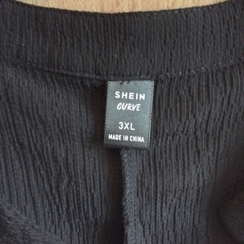 Shein women's black asymmetrical shirt, size XXXL