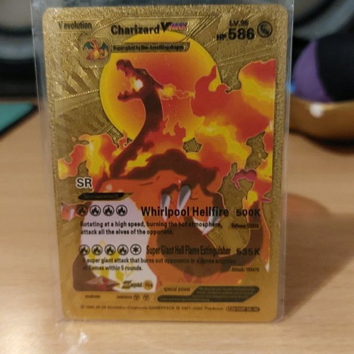Pokemon Charizard VMAX Gold HP 586 used -  19,00 - Vendora.cy