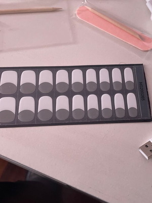 Set of 20 gel nails with tool kit and LED lamp new
