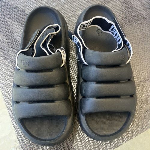 Ugg slippers like new, size 38, black