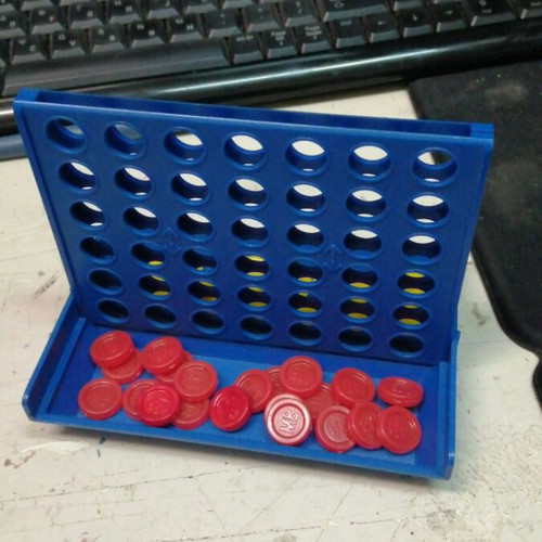 Mini Skor 4 board game used by NIKO MB GAMES