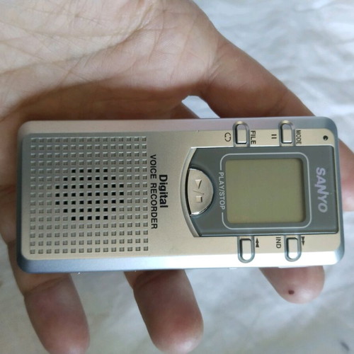 SANYO Journalistic Radio Voice Recorder like new