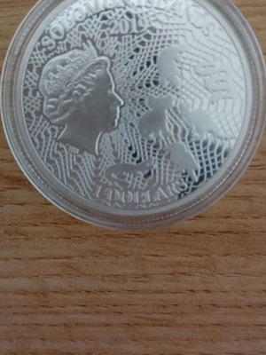 Silver collector coin with Queen Elizabeth II portrait new