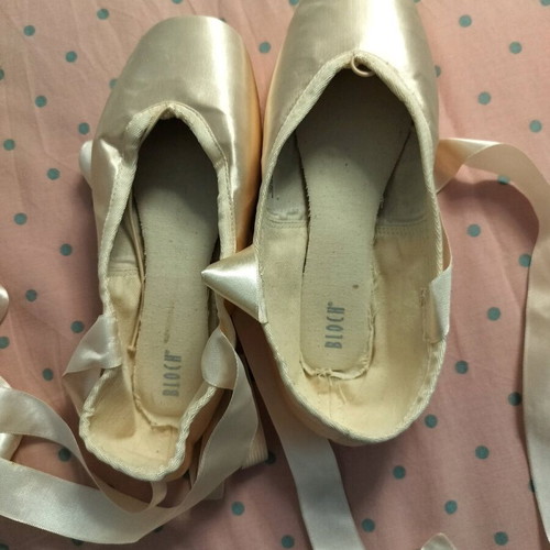 Bloch Amelie pointe shoes like new, size 5 1/2, ballet shoes