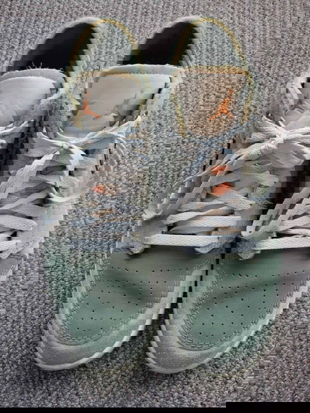 Air Jordan 1 Low SE Craft "Light Olive"