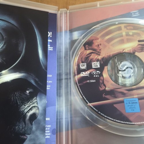 The Art of War DVD like new, action thriller with Wesley Snipes