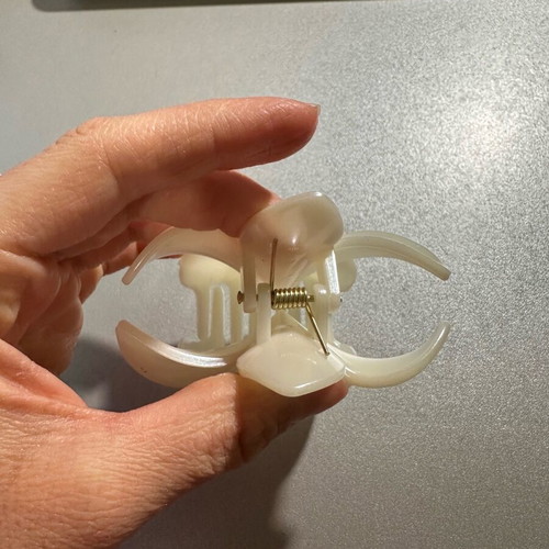 White flower hair clip new