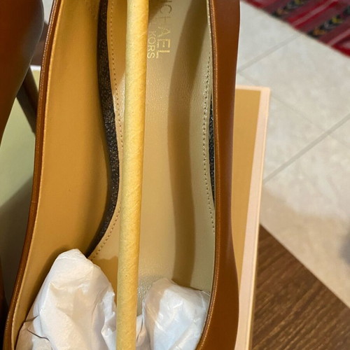 Michael Kors leather pumps size 39 like new, brown