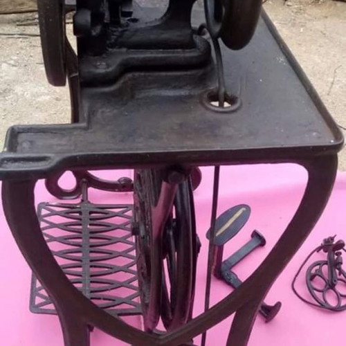 Cobblers sewing machine used, solid cast iron