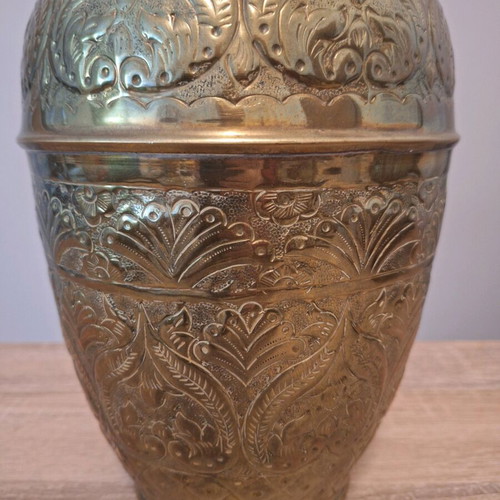 Bronze Giannina flower vase like new, gold carved vase