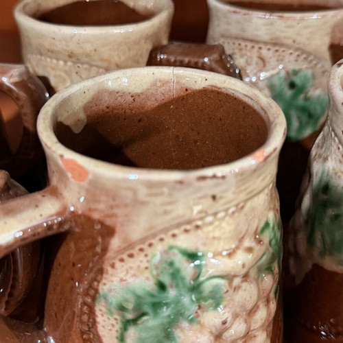 Ceramic set used, 2 decorative jugs and 8 cups