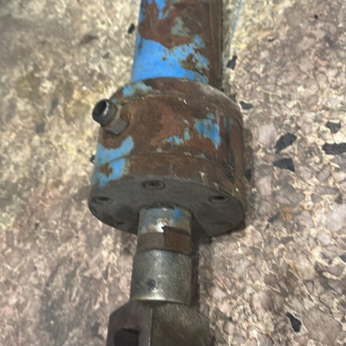 Hydraulic cylinder bottle (or hydraulic piston)