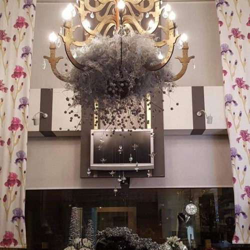 Large chandelier without black decorations, functional