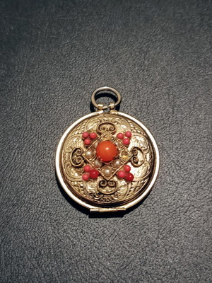 Coro vintage locket with faux coral and pearls