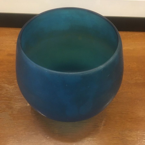 Blown glass bowl like new
