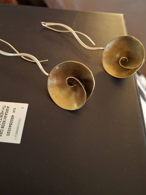 Handmade earrings like new, gold-colored