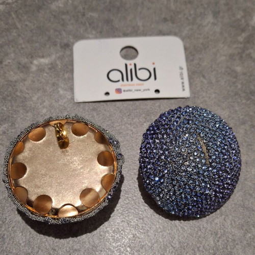 Alibi New York stud earrings new, silver with rhinestones