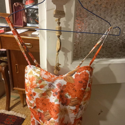Crop top like new with batwing sleeves, size small